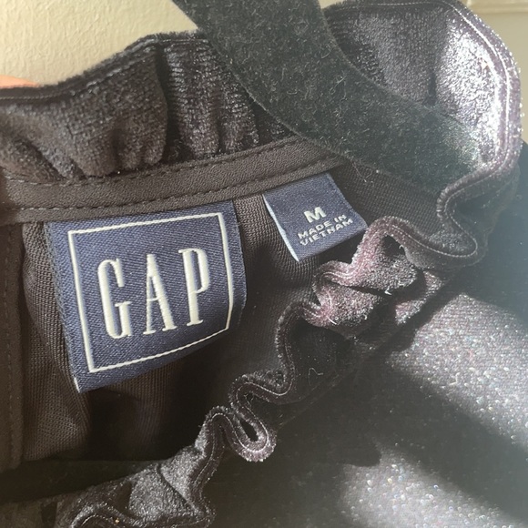 Gap velvet sleeveless ruffle top in black - Picture 3 of 5